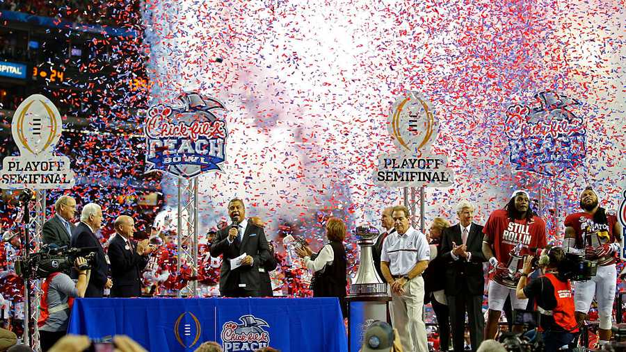 NCAA FOOTBALL: DEC 31 CFP Semifinal - Peach Bowl - Washington v Alabama