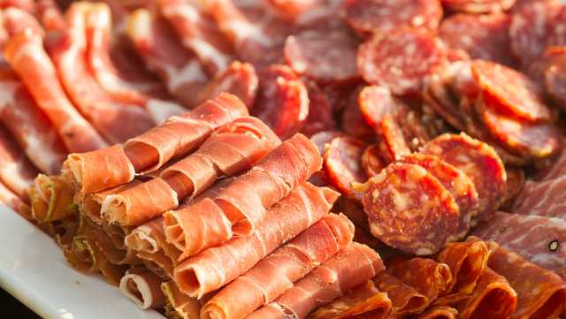 Ready-to-eat sausage products recalled for listeria concerns - Vimarsana News