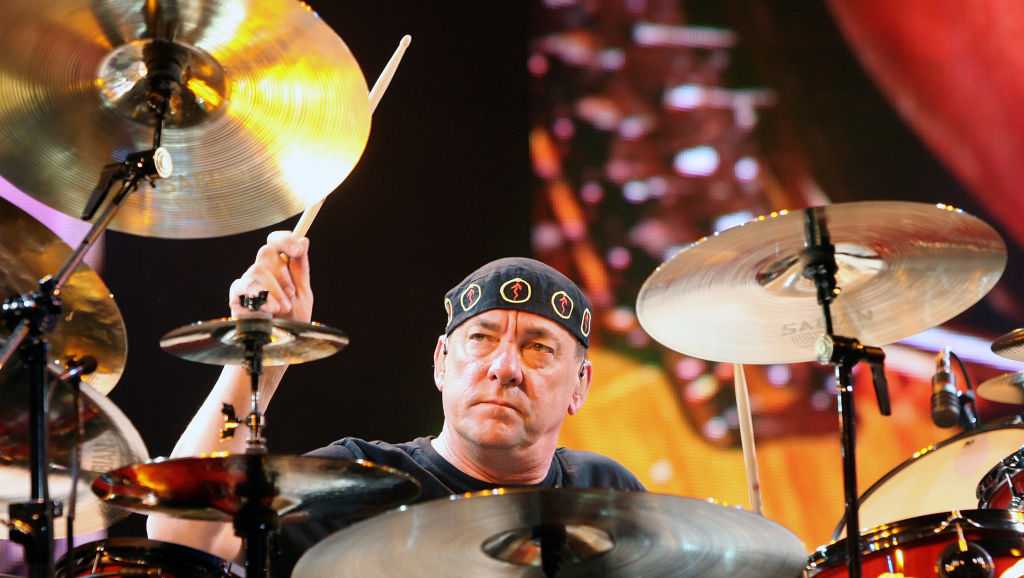 Misteri Kepercayaan Neil Peart: Sang Maestro Drum Rush dan Jalan Spiritualnya