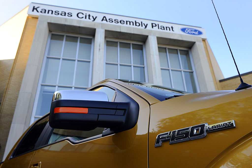 Police investigate vehicle break-ins at Ford Assembly Plant in Claycomo