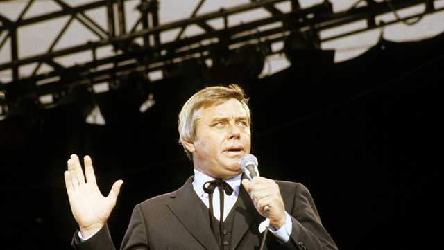 Tom T. Hall, country singer nicknamed 'The Storyteller,' dies at 85 - Vimarsana News