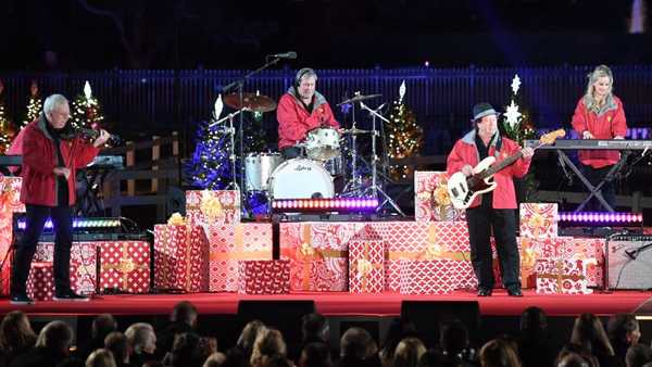 Mannheim Steamroller performs during the 95th annual National Christmas Tree Lighting ceremony at the Ellipse in President's Park near the White House in Washington, DC on November 30, 2017. / AFP PHOTO / JIM WATSON        (Photo credit should read JIM WATSON/AFP via Getty Images)