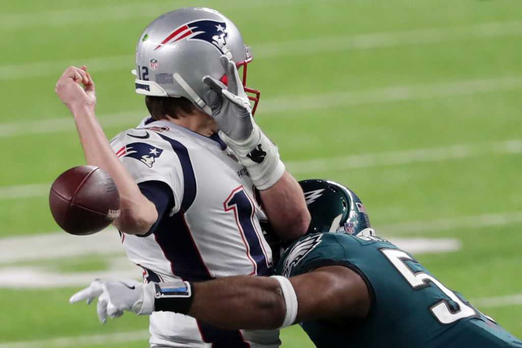 February 04, 2018 Philadelphia Eagles tight end Zach Ertz (86) makes a  catch during Super Bowl LII between the Philadelphia Eagles and New England  Patriots at U.S. Bank Stadium in Minneapolis, MN.