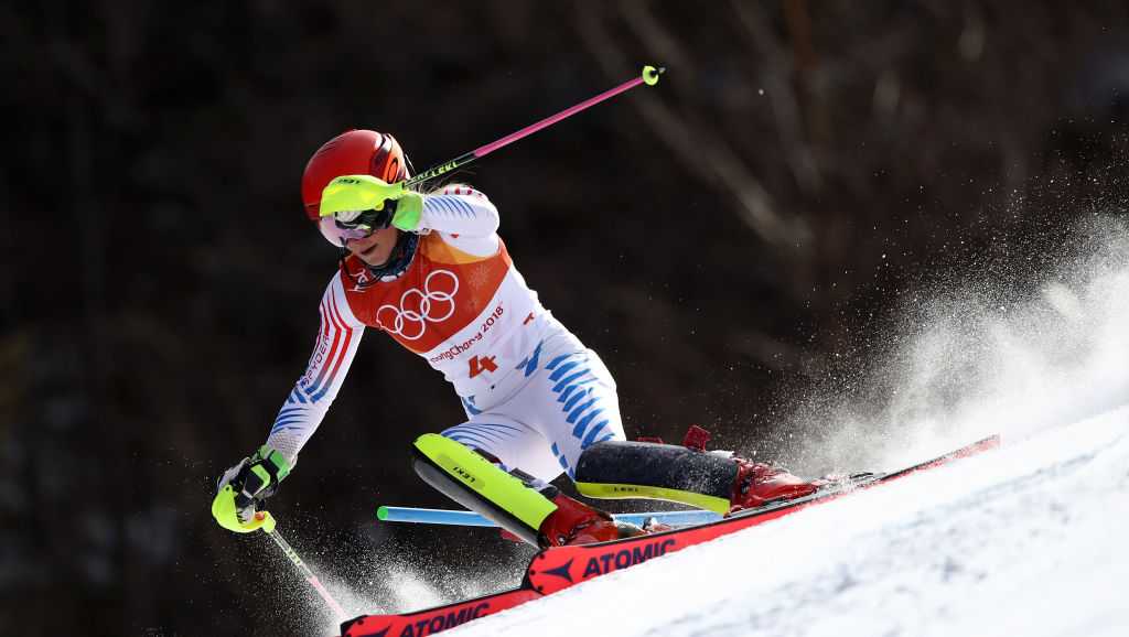 2018 Winter Olympics: Shiffrin misses out on slalom medal