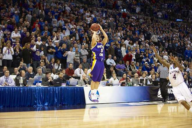 College&#x20;Basketball&#x3A;&#x20;NCAA&#x20;Playoffs&#x3A;&#x20;Northern&#x20;Iowa&#x20;Ali&#x20;Farokhmanesh&#x20;&#x28;5&#x29;&#x20;in&#x20;action,&#x20;shot&#x20;vs&#x20;Kansas.&#x20;Farokhmanesh&#x20;with&#x20;game&#x20;winning&#x20;three&#x20;point&#x20;shot.&#x20;Oklahoma&#x20;City,&#x20;OK&#x20;3&#x2F;20&#x2F;2010&#x20;CREDIT&#x3A;&#x20;Greg&#x20;Nelson&#x20;&#x28;Photo&#x20;by&#x20;Greg&#x20;Nelson&#x20;&#x2F;Sports&#x20;Illustrated&#x20;via&#x20;Getty&#x20;Images&#x29;&#x20;&#x28;Set&#x20;Number&#x3A;&#x20;X83917&#x20;TK1&#x20;R16&#x20;F13&#x20;&#x29;