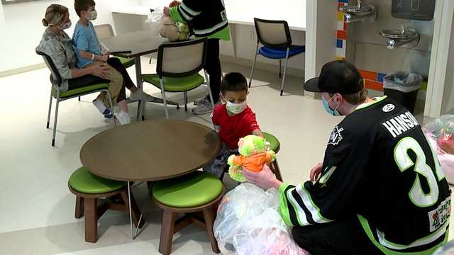 Ghost Pirates visit Memorial Health to allow children to paint