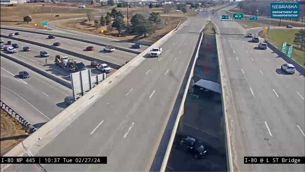 Interstate 80 crash causing traffic delays in Omaha