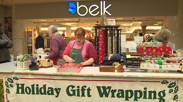 Gift wrappers share stories during busiest time of the year - Vimarsana News