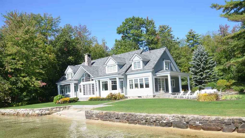 Mansion Monday Bright and spacious, the perfect lake house in Gilford