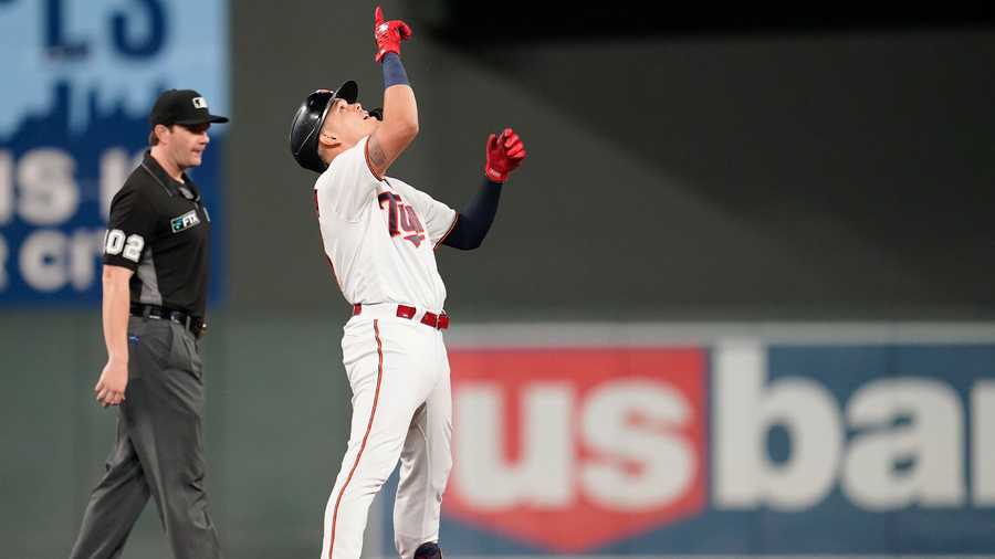 Red Sox fall to Twins in Minnesota on Urshela's 3-run double