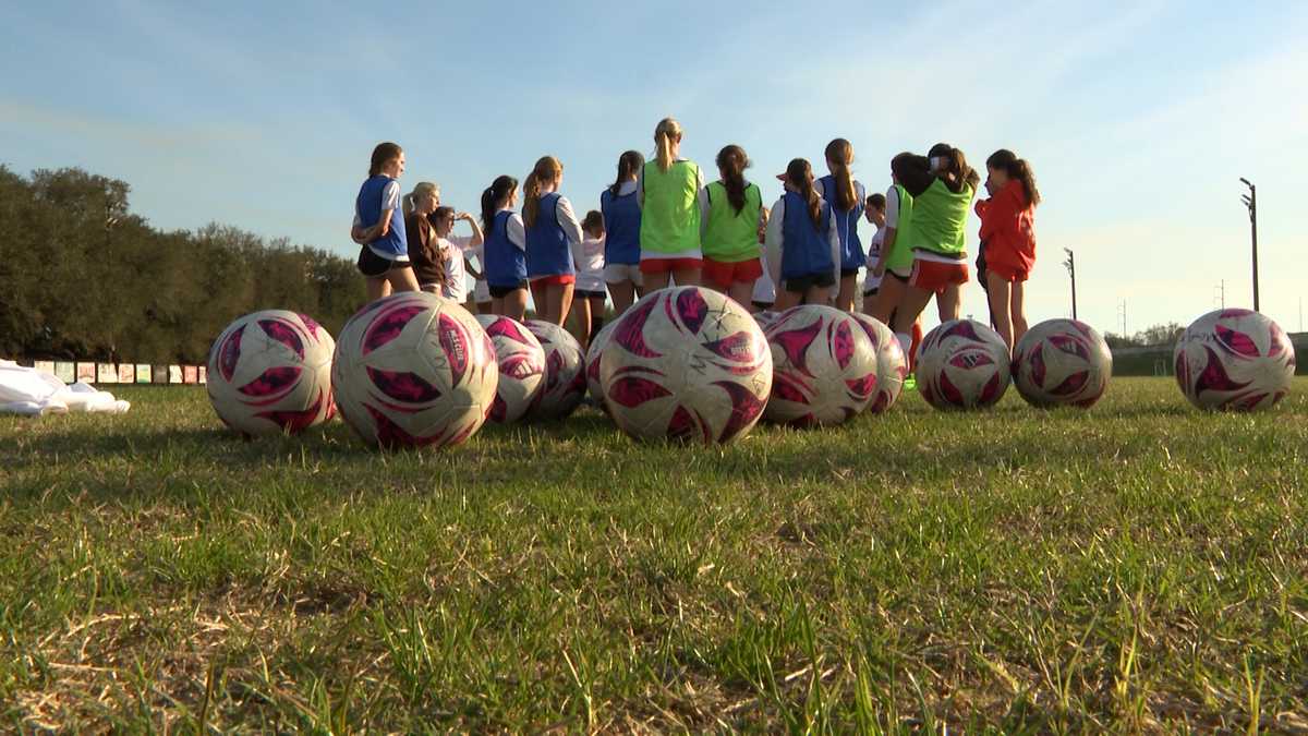 VIDEO REPORT: Dominican, Mount Carmel set to square off in soccer state championship