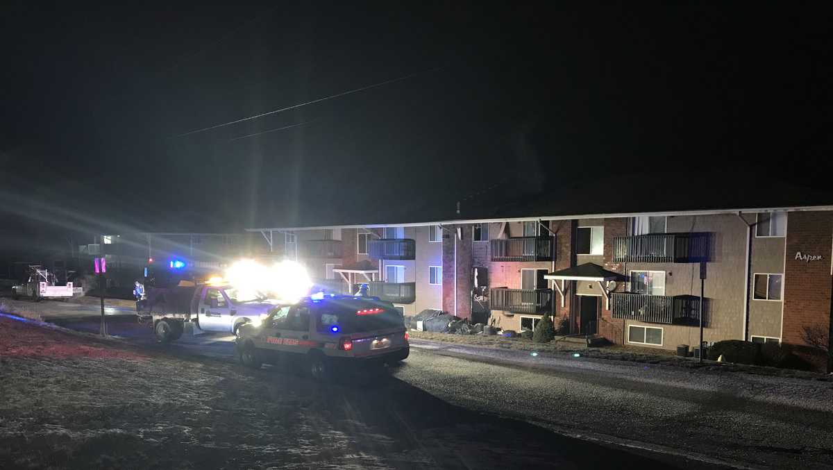 Families forced out into the cold by Gladstone apartment fire