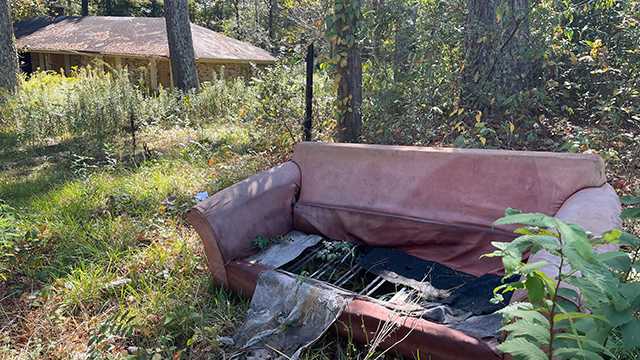 Residents concerned about trash, abandoned houses along Jackson street - Vimarsana News