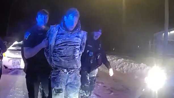 Police arrest man who was wanted on warrant, ran from officers in Franklin