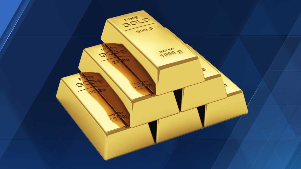 Deputy saves 93-year-old's $600K life savings from gold scam