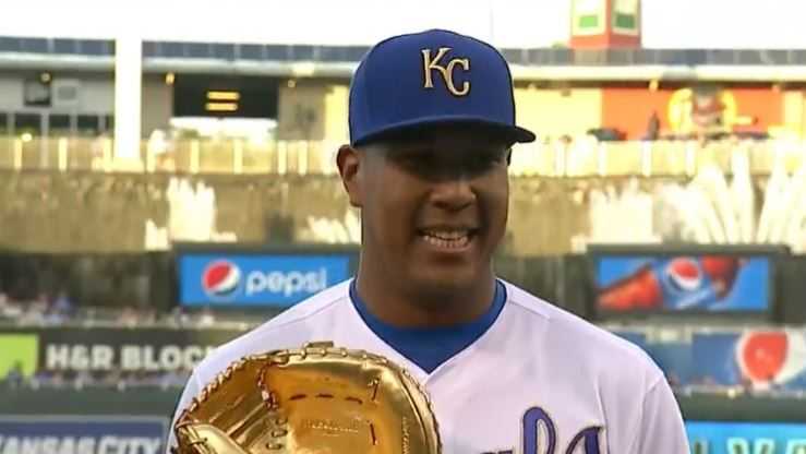 Royals' Salvador Perez picks up new hardware before Friday's game