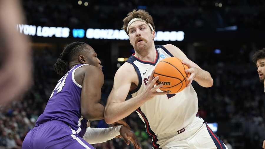 Gonzaga basketball Gonzaga forward Drew Timme, right, drives past Grand Canyon forward Yvan Ouedraogo during the first half of a first-round college basketball game in the men's NCAA Tournament on Friday, March 17, 2023, in Denver.