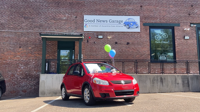 Local mom gets an early Mother's Day surprise thanks to Burlington nonprofit - Vimarsana News