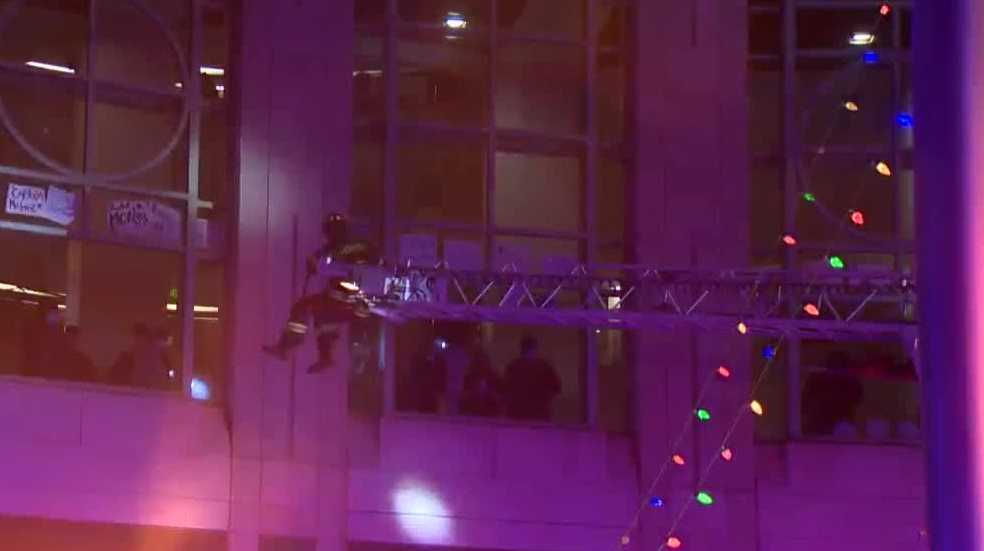 'Good Night Lights' brings holiday joy to Shriners patients
