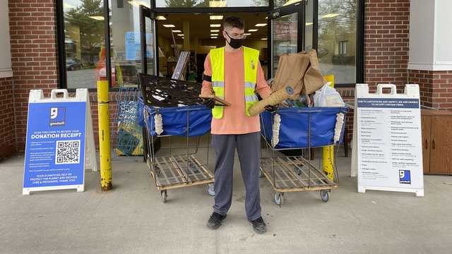 Goodwill stores are urging people to stop donating trash - Vimarsana News