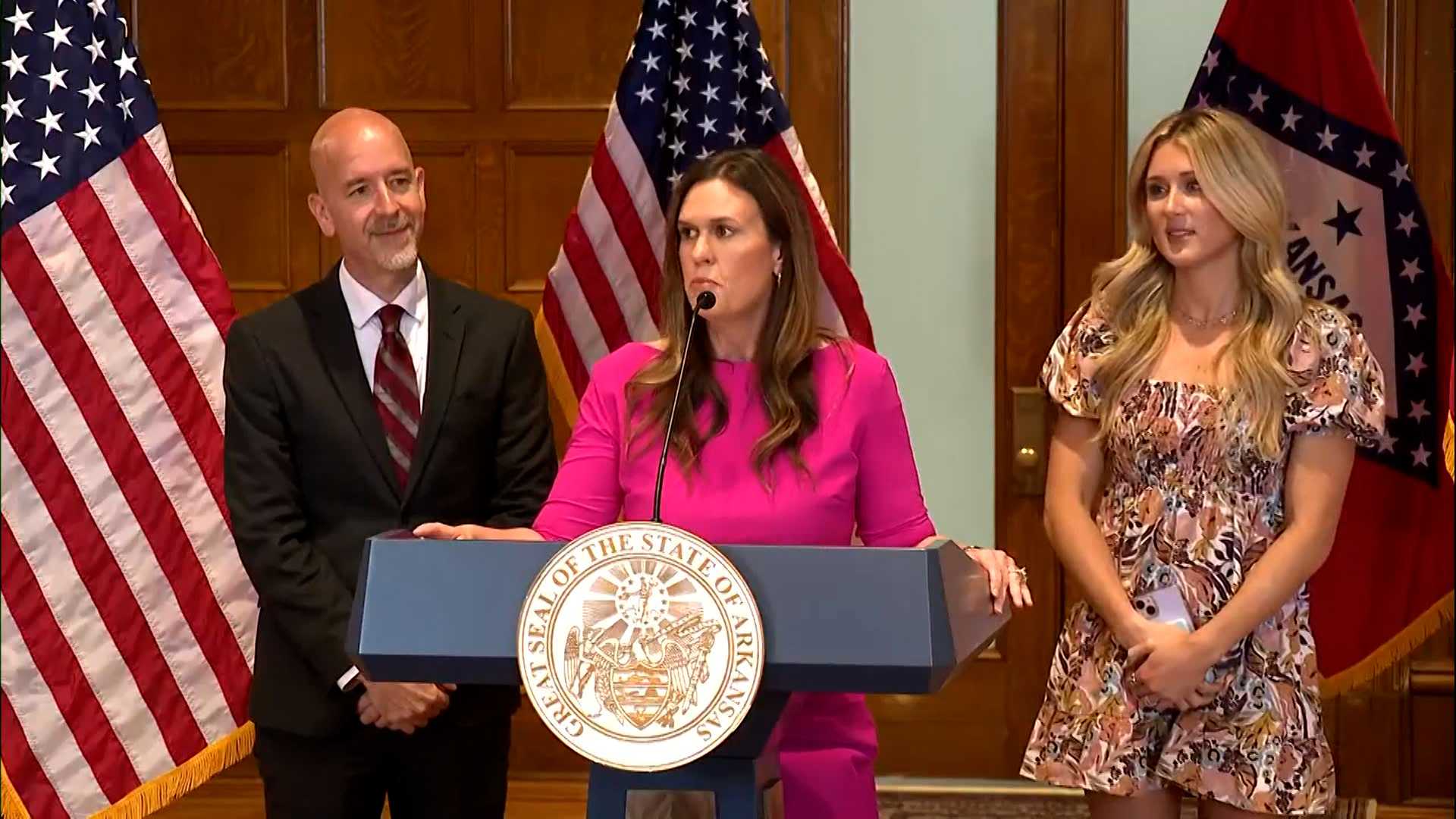 Arkansas Gov. signs executive order against Biden administration policy on Title IX - Vimarsana News