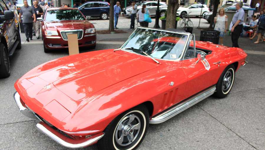 Classic cars in Market Square: It's Pittsburgh Vintage Grand Prix time