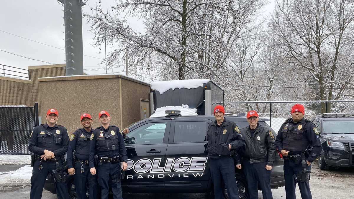 Grandview police officers sport Chiefs gear