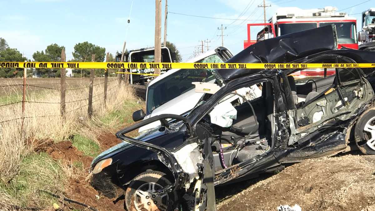 Man killed in 3-vehicle Elk Grove crash