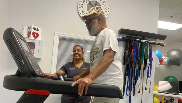 West Palm Beach small business owner grateful to receive grant from city - Vimarsana News