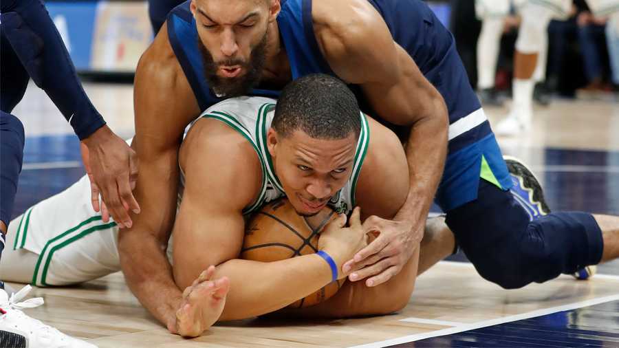 Boston Celtics defeat Minnesota Timberwolves