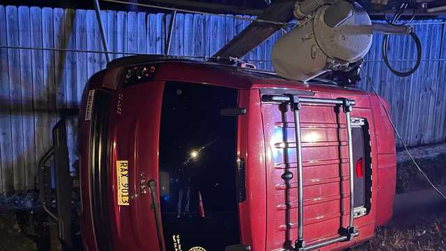 Vehicle collides with utility pole leaving some Rankin county residents without power - Vimarsana News