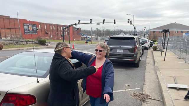 Kentucky woman donates car to Mayfield tornado victim - Vimarsana News
