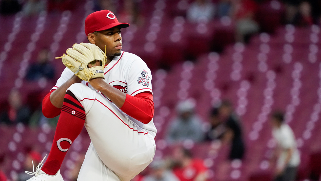 Graham Ashcraft gets first career win as Reds defeat Giants
