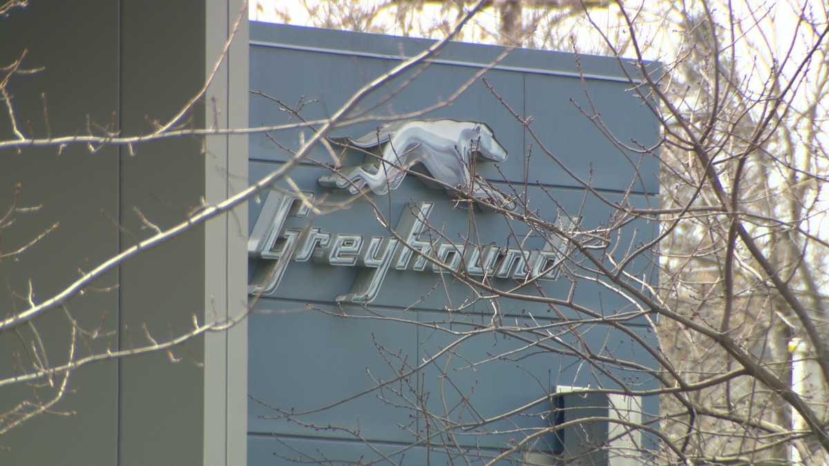 Sacramento Greyhound customers complain of delays & cancelations
