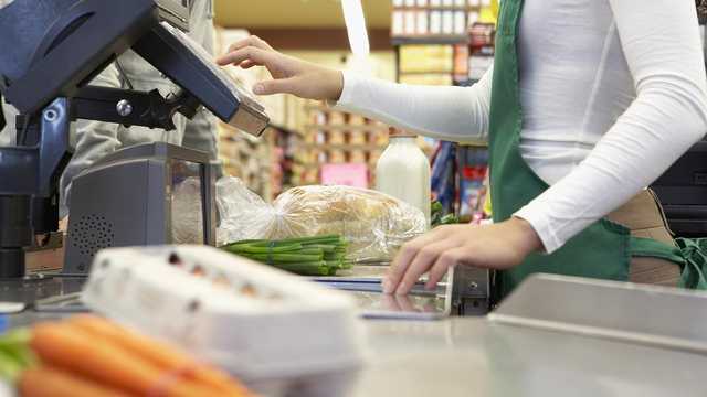 Nation's largest grocery store chain says shoppers are buying less and switching to store brands - Vimarsana News