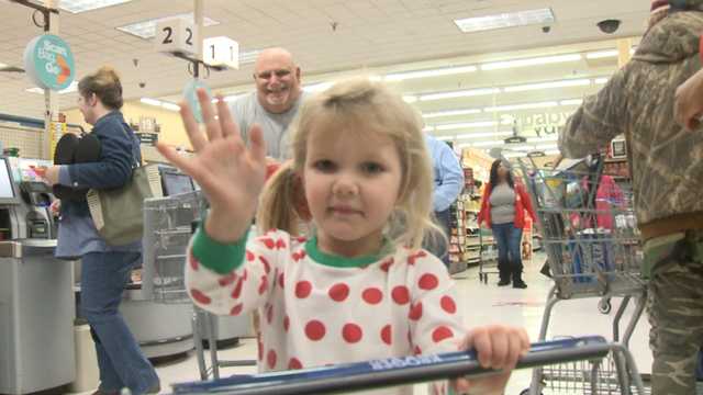 What grocery stores are open on Thanksgiving? - Vimarsana News