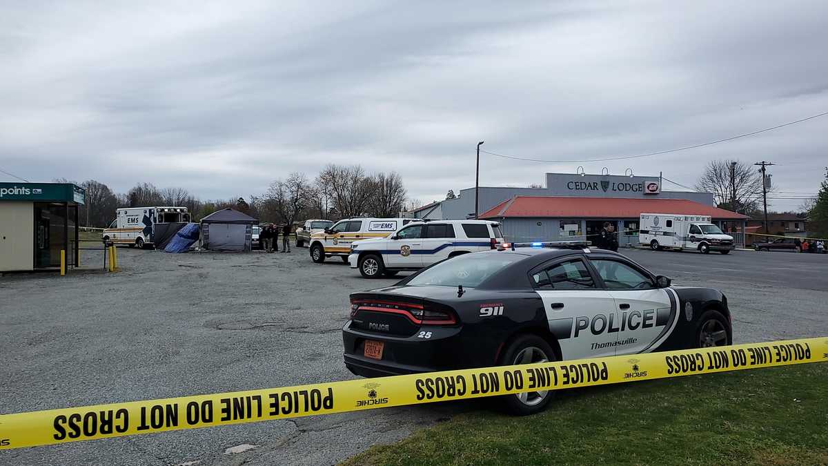 Thomasville police respond to scene at grocery store