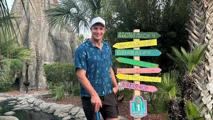 Former NFL player, Rob Gronkowski, visits Myrtle Beach for vacation