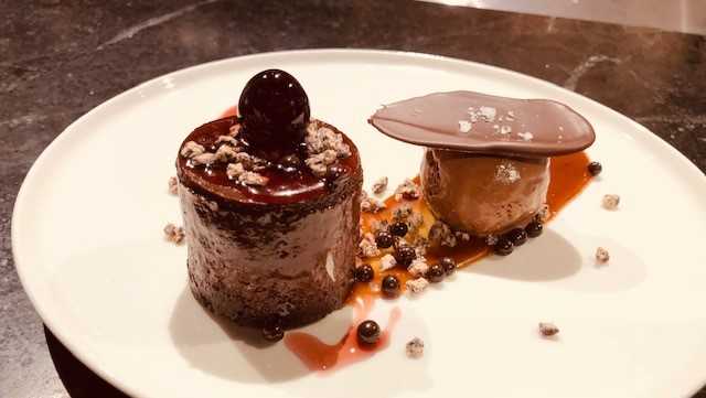 New dessert bar opens up in downtown Portland