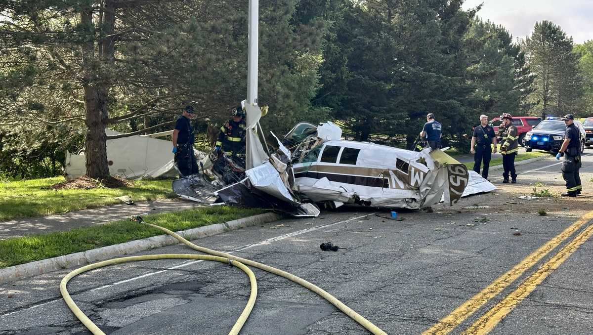 Small Plane Crashes Near Beverly Airport, 1 Dead 1 Injured