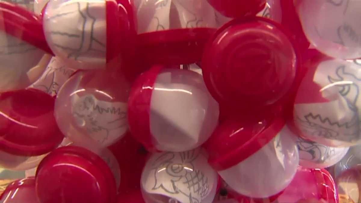 Gumball Machine Chooses Your Next Tattoo For You