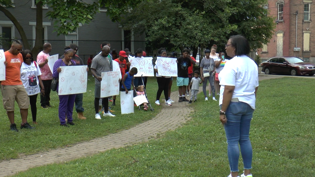 Parents on both sides of gun violence rally to end the ongoing turmoil within their communities - Vimarsana News