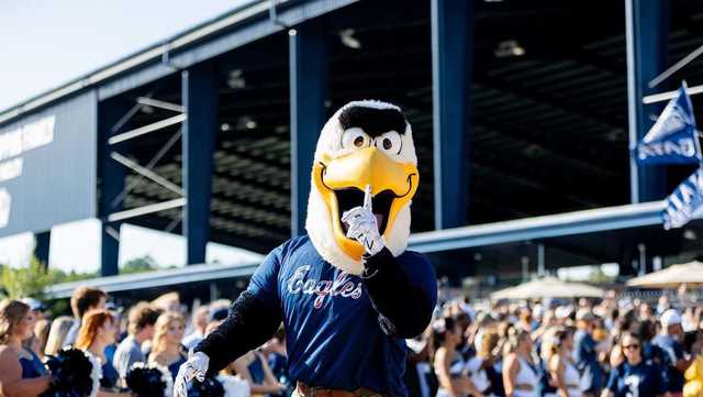Beyond the Beak : Georgia Southern's beloved mascot graduates - Vimarsana News