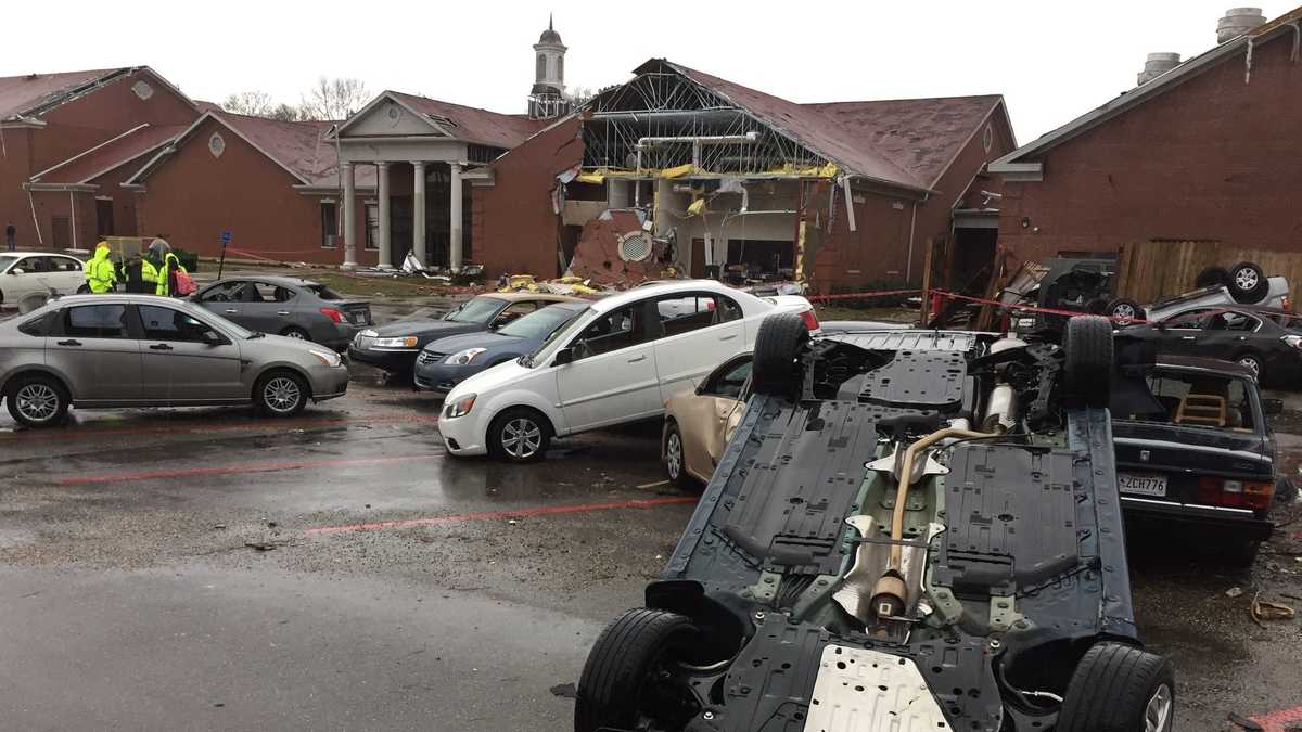 Deadly tornado tears through Mississippi