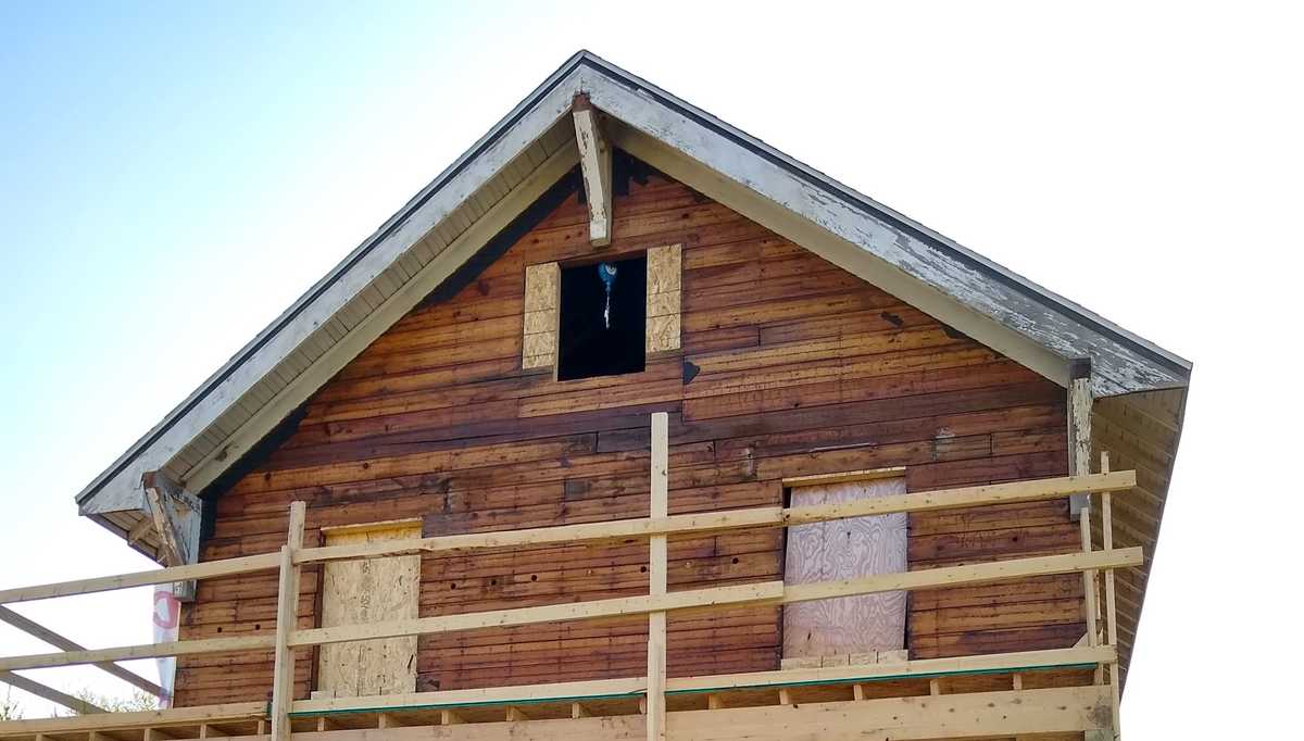 Volunteers build home for Omaha family