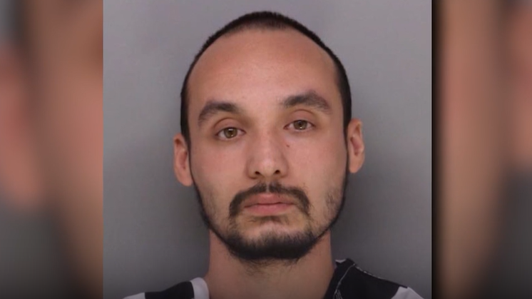 Hamilton County man accused of using social media to connect with 14-year-old girl