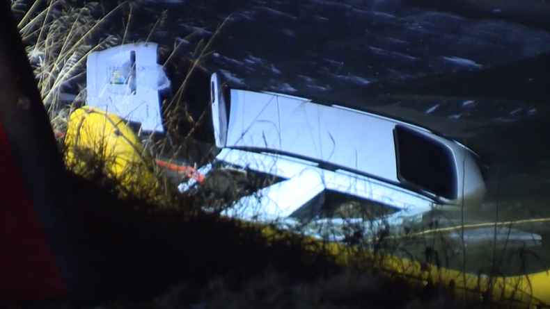Sheriff: Body recovered after car goes into Great Miami River