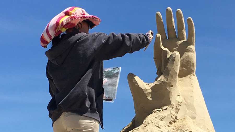 Sand sculpture competition