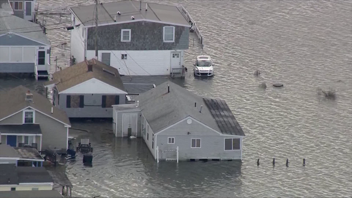 Extreme flooding in Hampton, NH; Police declare emergency