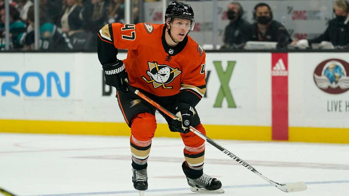 Bruins notebook: Hampus Lindholm trying to do whatever he can to win – Hartford Courant